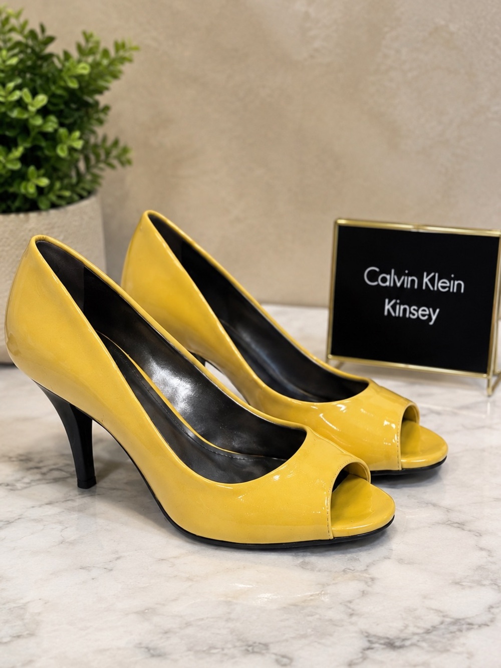 Calvin Klein Kinsey Women’s Peep Toe Patent Leather 4” Heel Shoes Sz 11M